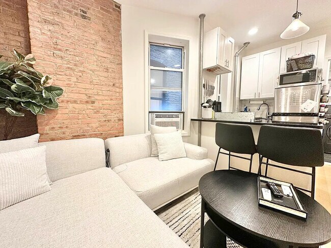 Building Photo - 518-524-524 John F. Kennedy Blvd