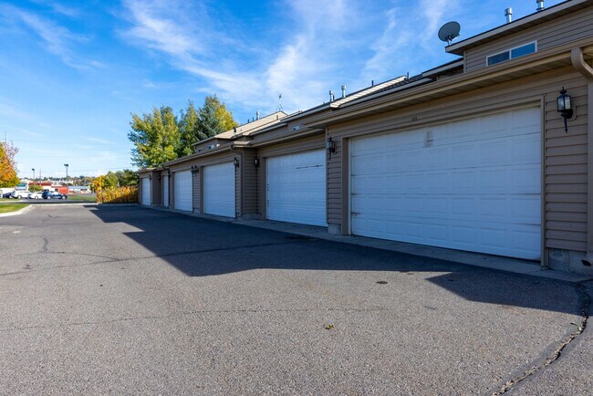 Building Photo - 602 Trejo St