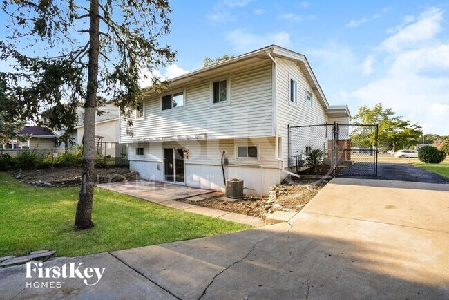 Building Photo - 2629 75th St