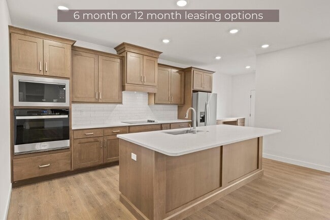 Building Photo - 6310 Murano Way