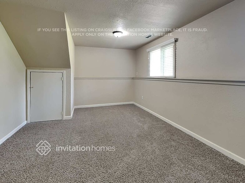 Building Photo - 19401 8th Ave S