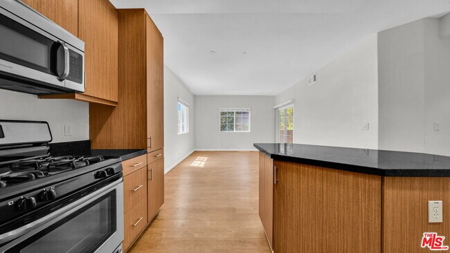 Building Photo - 1408 W Washington Blvd