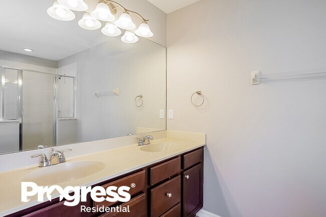 Building Photo - 33501 Terragona Dr