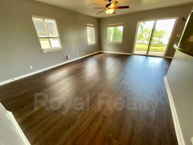 Building Photo - 87-2223-2223 Pakeke St