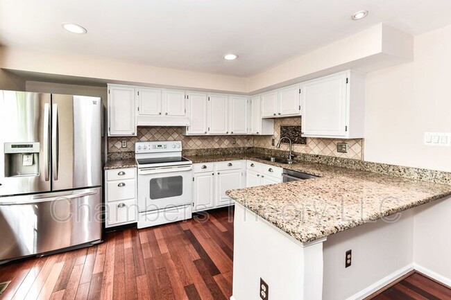 Building Photo - 1549 Twisted Oak Dr