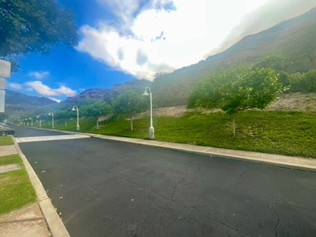 Building Photo - 4 bedroom, 2.5 bath, Mountain and Ocean Balcony Views, Solar Panels