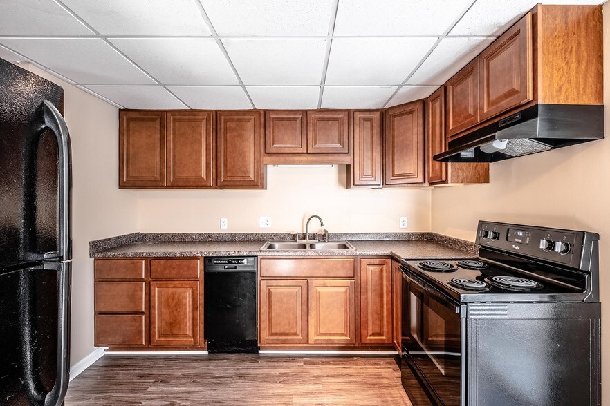 Woodbridge Apartments 315 Golf Course Rd NC 28655