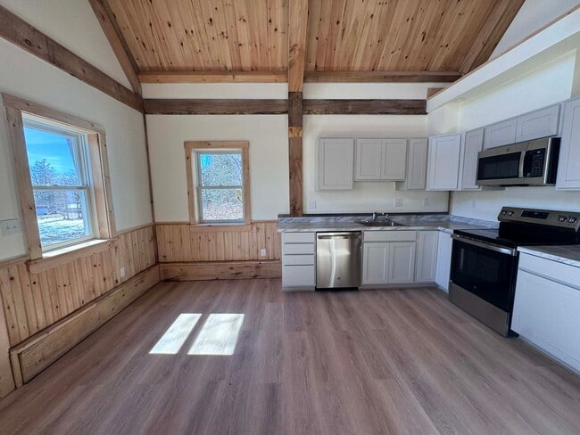 Building Photo - Meadow Woods