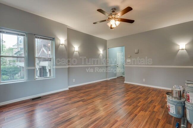 Building Photo - 1326 E 72nd St