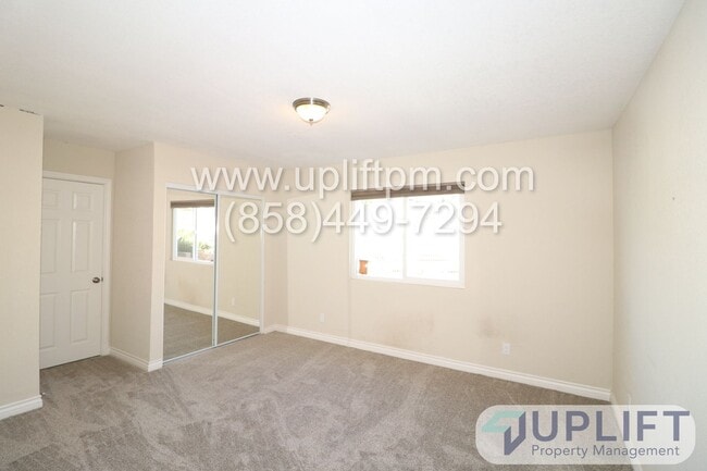 Building Photo - 4 Bedroom 2 Bath with Garage and Greenhous...
