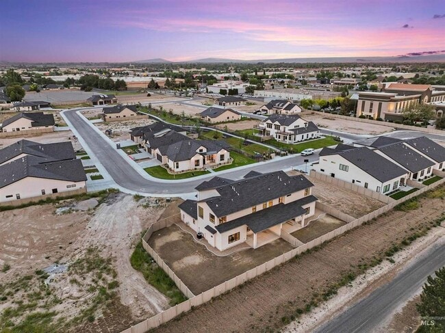 Building Photo - 547 Cyn Fls Dr