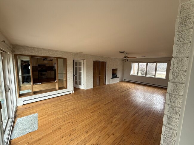 Building Photo - 3336 Overland Pass