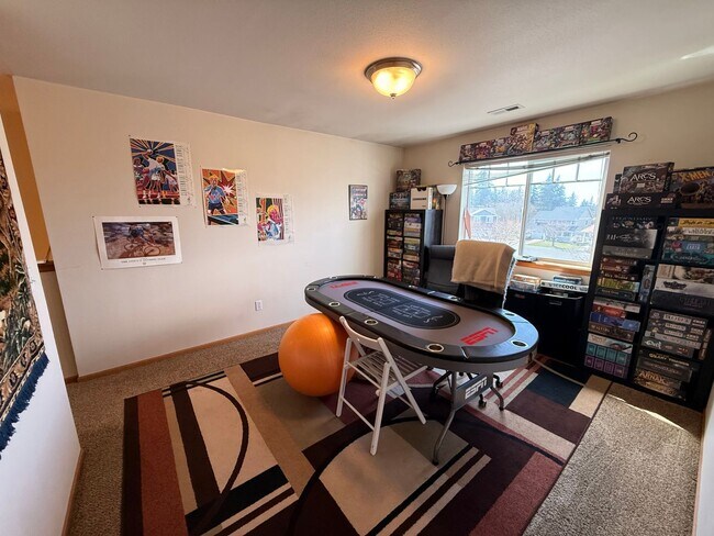 Building Photo - 4 bdrm/2.5 bath home in Barkley Area