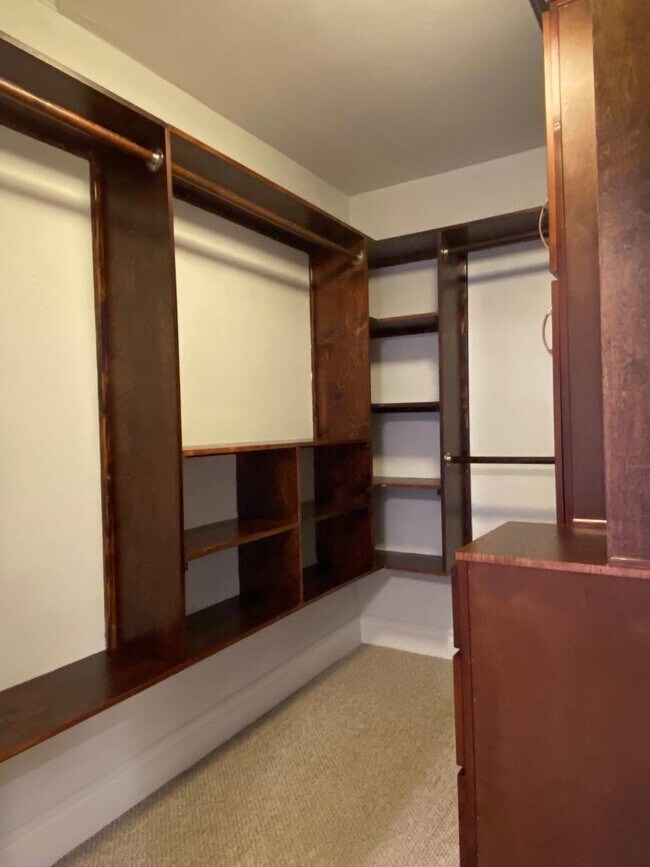 Building Photo - 363 El Portal Way