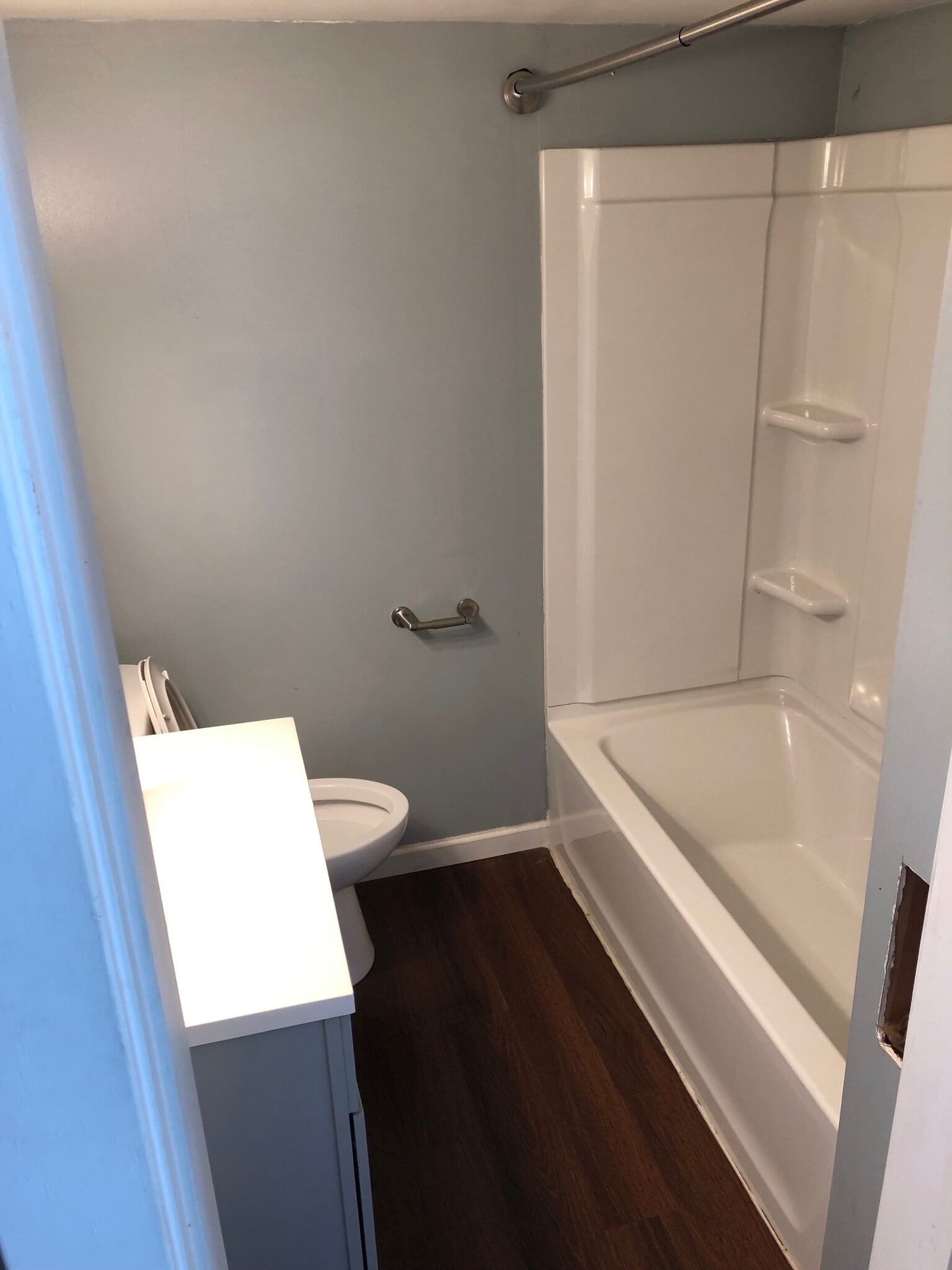 bathroom - 324 W Lima St