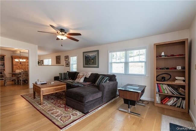 Building Photo - 401 Nichols St