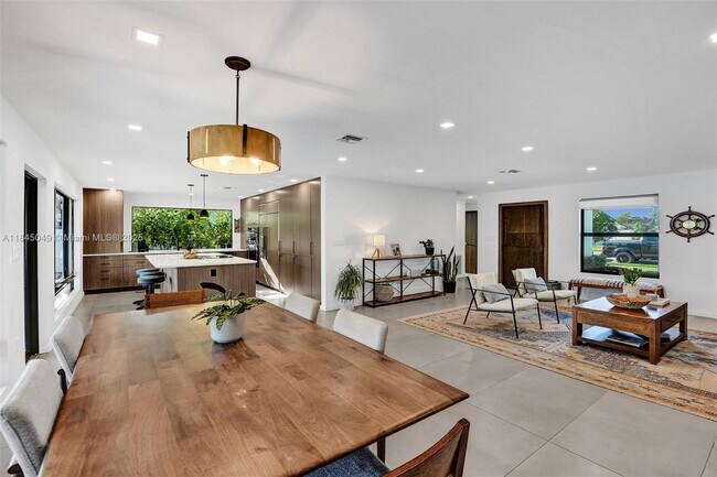 Building Photo - 1021 Guava Isle
