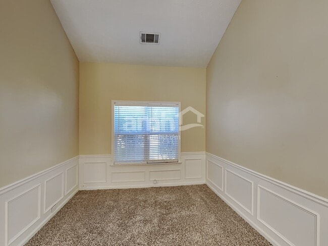 Building Photo - 1821 Chardin Way