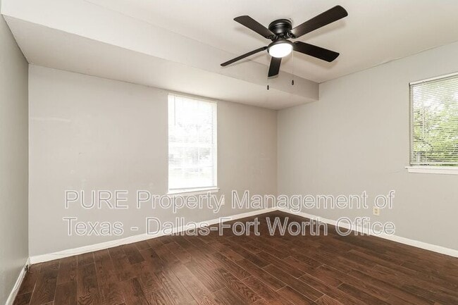 Building Photo - 4256 Ambrose Dr