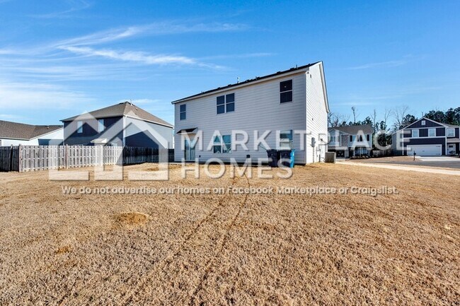 Building Photo - 1027 Park View Dr
