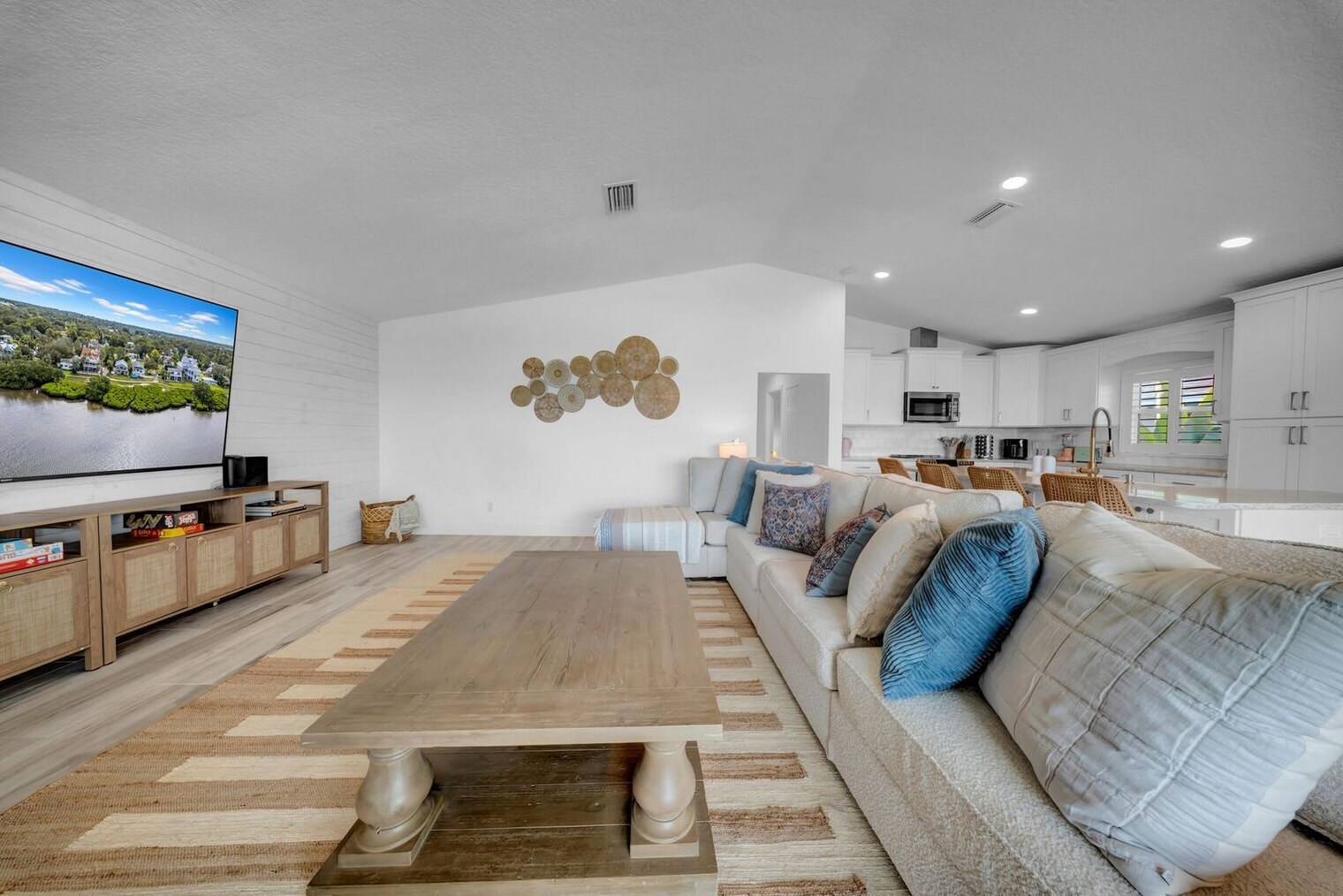 Building Photo - 555 S Gulf Dr