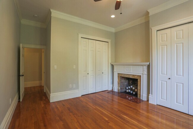 Building Photo - 402 Meridian St