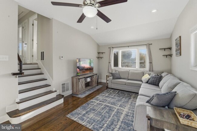 Building Photo - 38 Vine Way