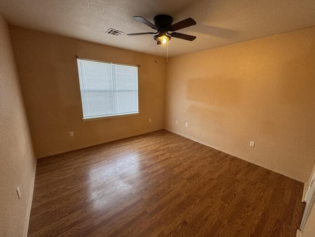 Building Photo - 2504 Tanglewood Ct