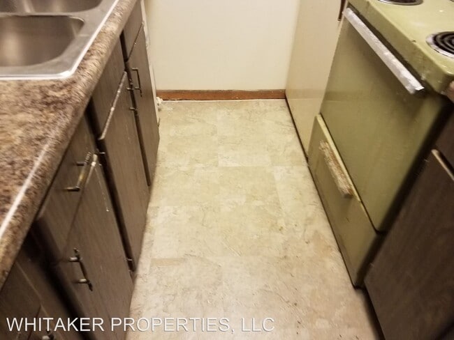 Building Photo - 4843-4865 Northcliff Dr