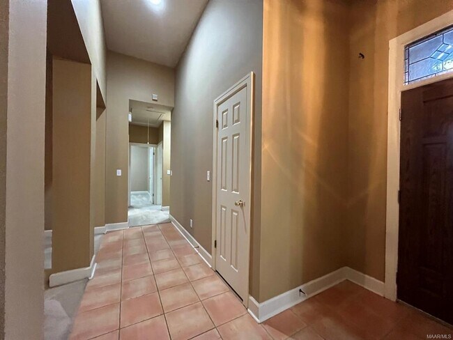 Building Photo - 8839 Sturbridge Dr