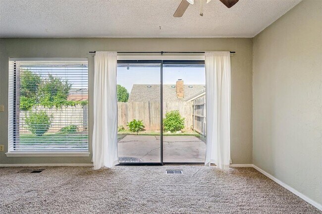 Building Photo - 3703 Southwind Ave