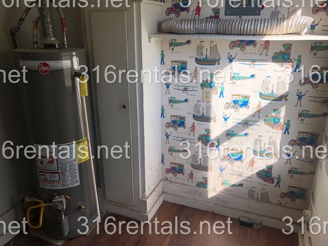 Building Photo - $650 - 1 bed 1 bath - Single Family Home