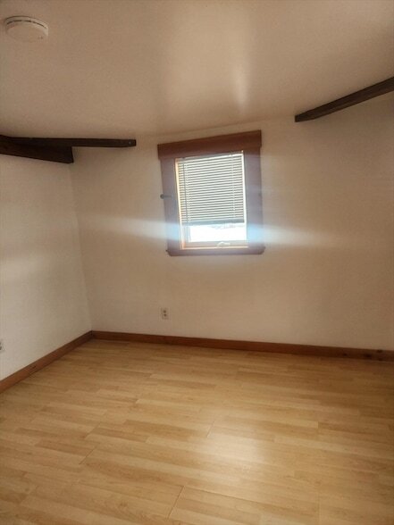 Building Photo - 92 Main St