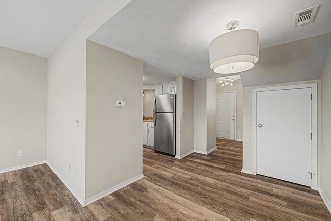 Building Photo - 298 W Mountain St