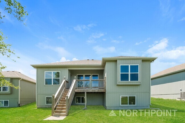 Building Photo - 4BR/3BA | Newly Renovated Single Family Home | 1-Car Covered Parking | In Bradley Crossing!