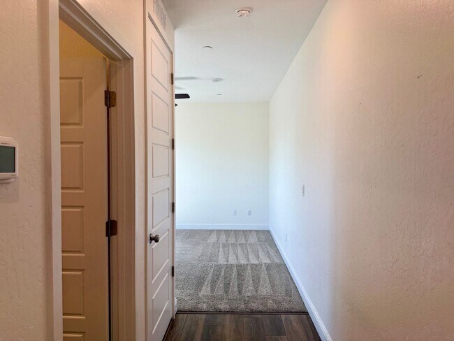 Building Photo - Spacious Next-Gen Lennar Home for Rent in the Clovis Unified School District