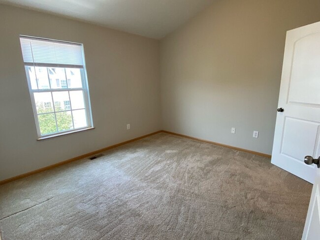 Building Photo - 3035 SW Sharmin Ln