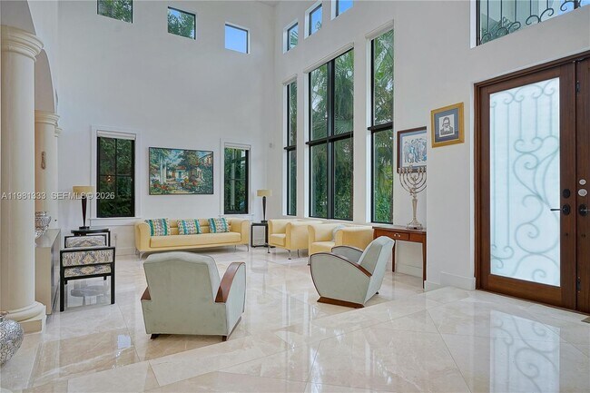 Building Photo - 3747 Prairie Ave