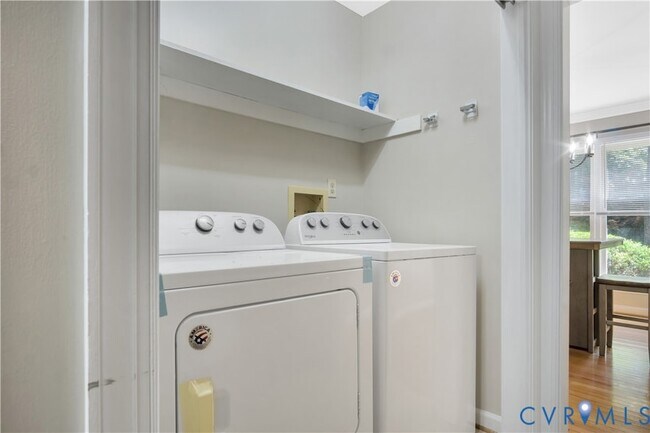 Building Photo - 107 Oak Ridge Ct