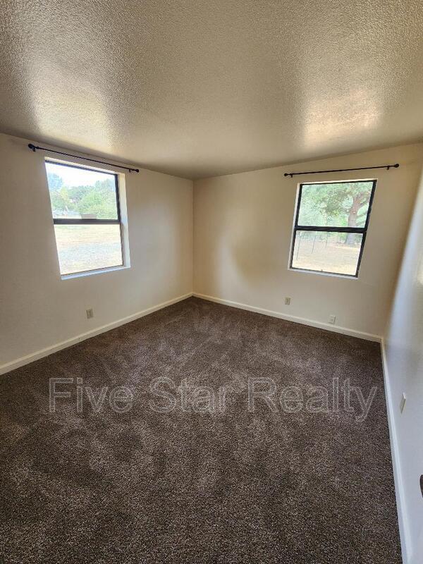 Building Photo - 10315 Peoria Rd