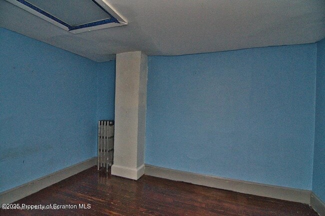 Building Photo - 18 Pine Rd