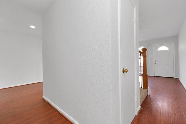 Building Photo - 12823 Briarwest Cir