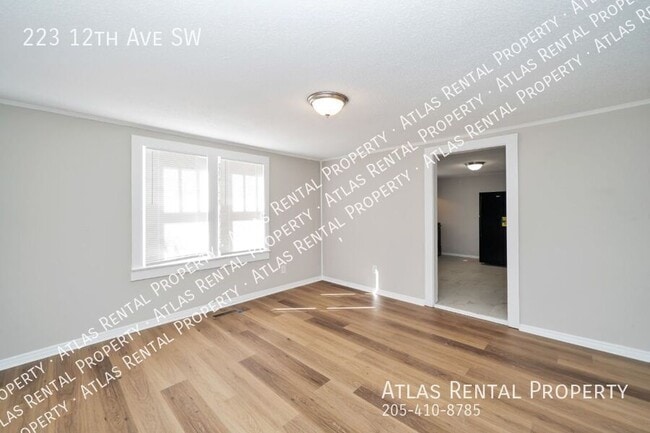 Building Photo - 223 12th Ave SW