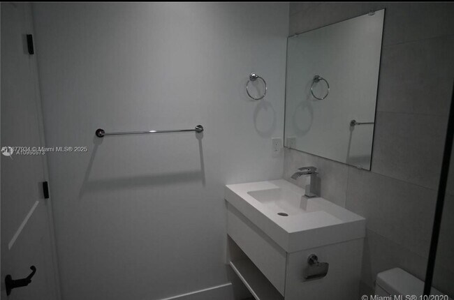 Building Photo - 14 Coral Dr