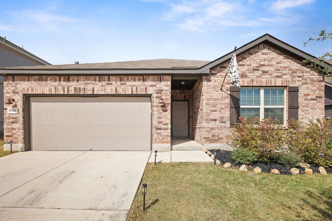 Building Photo - 3/2 Available Now in Converse - 1 MONTH FREE