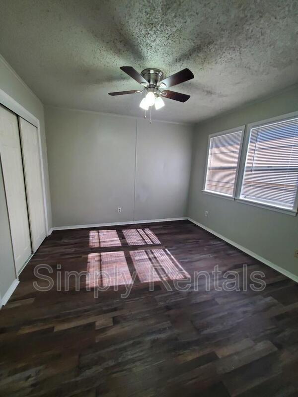 Building Photo - 400 Bill Bradford Rd