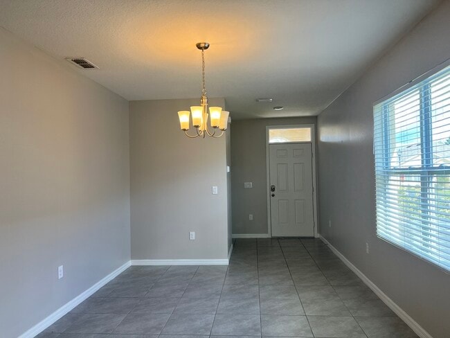 Building Photo - 136 Fall Glo Rd