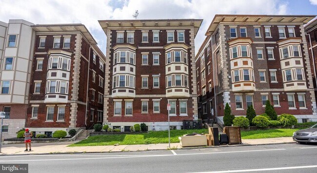 Building Photo - 4706 Chestnut St