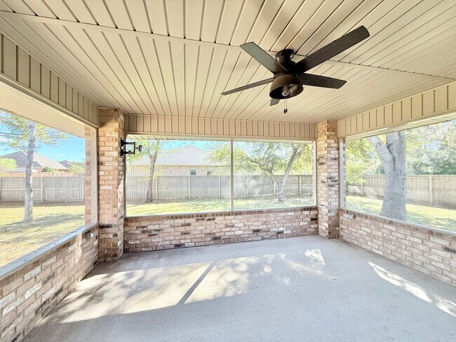 Building Photo - 4-Bedroom Craftsman Style Home - Winners Gait