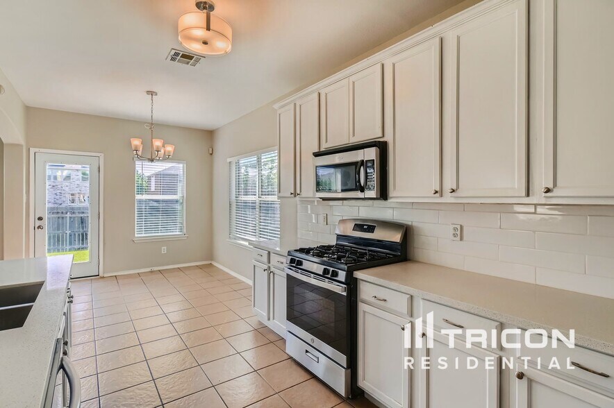 Building Photo - 5824 Somerton Dr